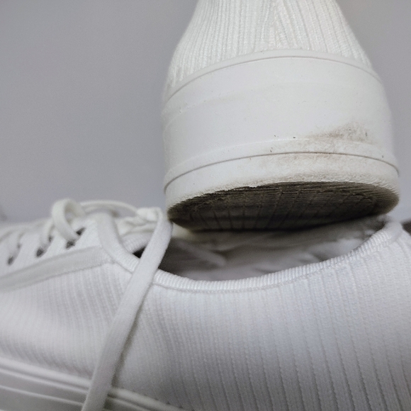 Steve Madden "Vex" Platform White Ribbed Sneakers - Size 9.5. Pre-owned - Picture 6 of 12
